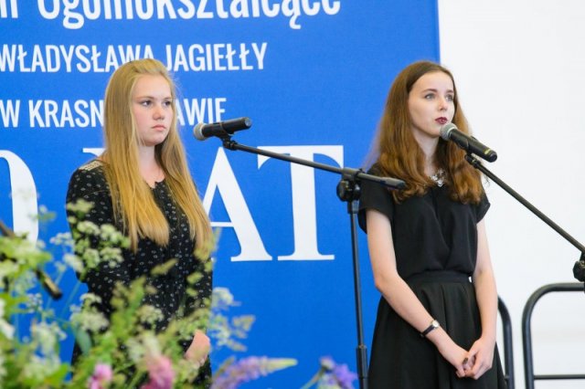 Jubileusz 100-lecia Szkoły - „Wspomnień czar” - część artystyczna podczas uroczystych obchodów Jubileuszu Szkoły